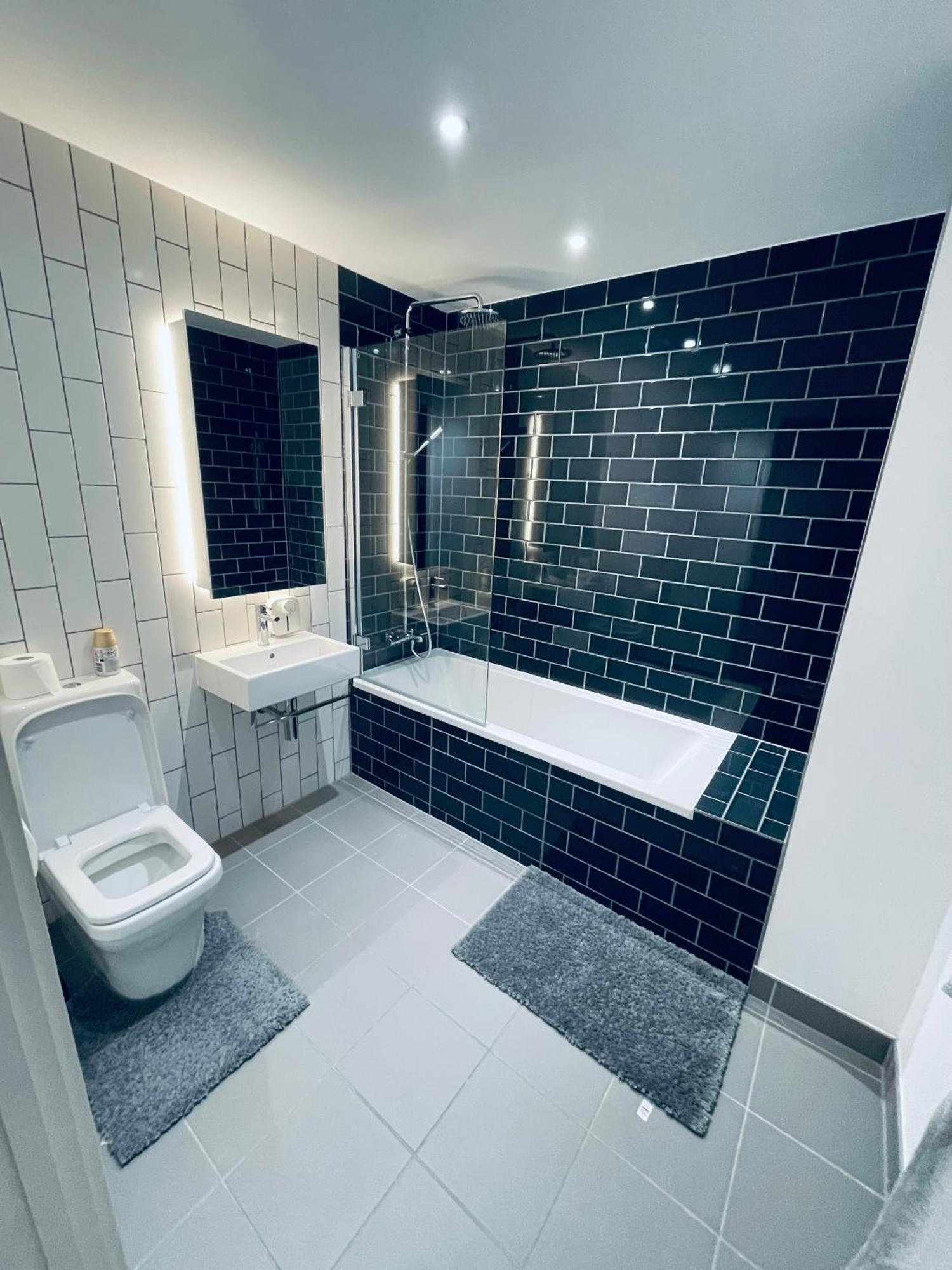 Ds Rentals - Entire 1 Bedroom Apartment Лондон Екстер'єр фото